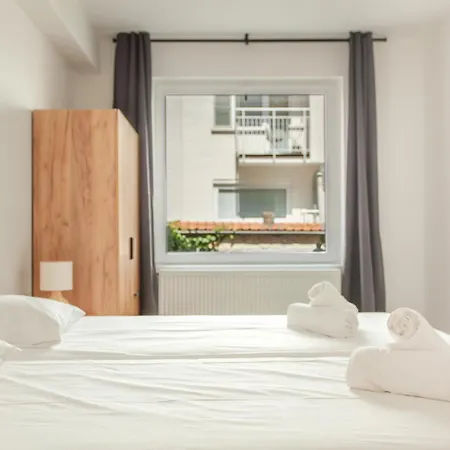 Apartman Bright And Cozy In *