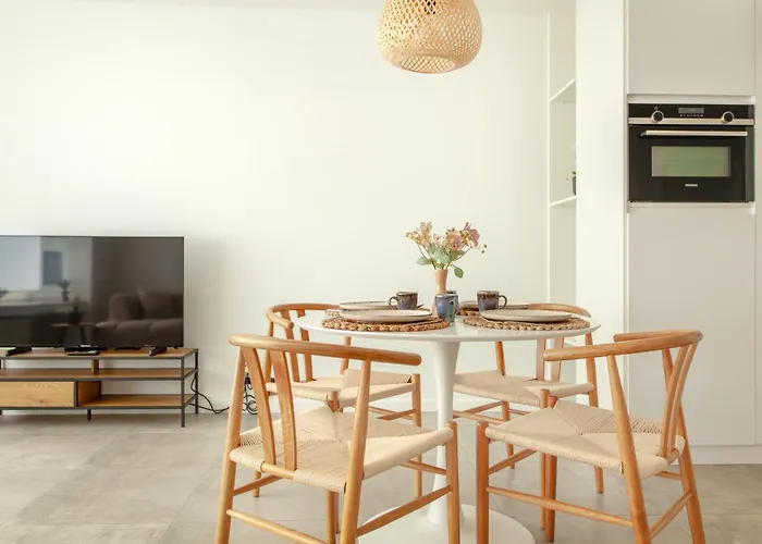 Bright And Cozy In 公寓