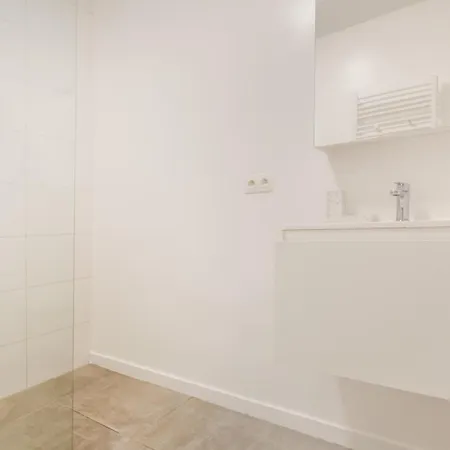 Апартаменти Bright And Cozy In *